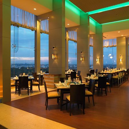 Royal Orchid Central Bangalore, Mg Road Ресторант снимка