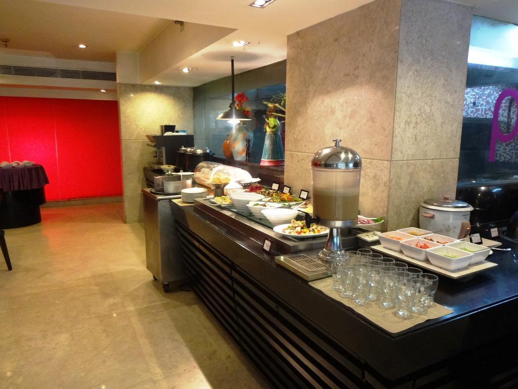 Royal Orchid Central Bangalore, Mg Road Екстериор снимка