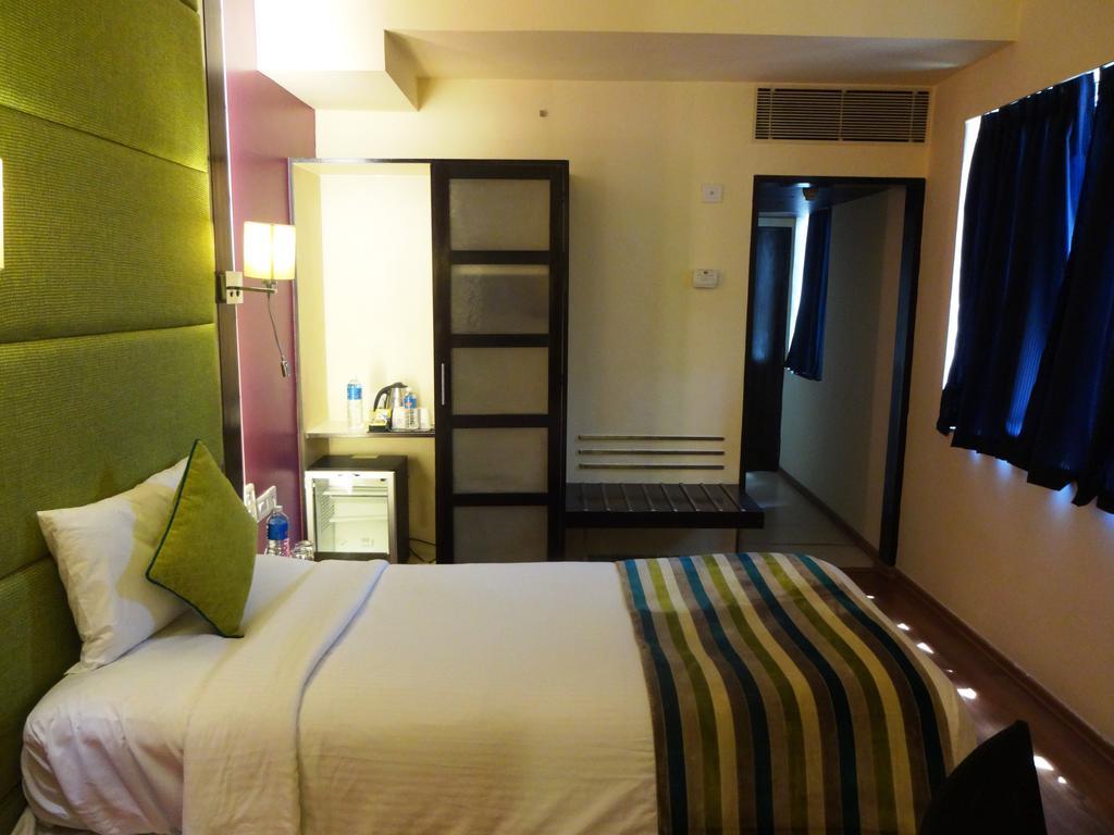 Royal Orchid Central Bangalore, Mg Road Екстериор снимка