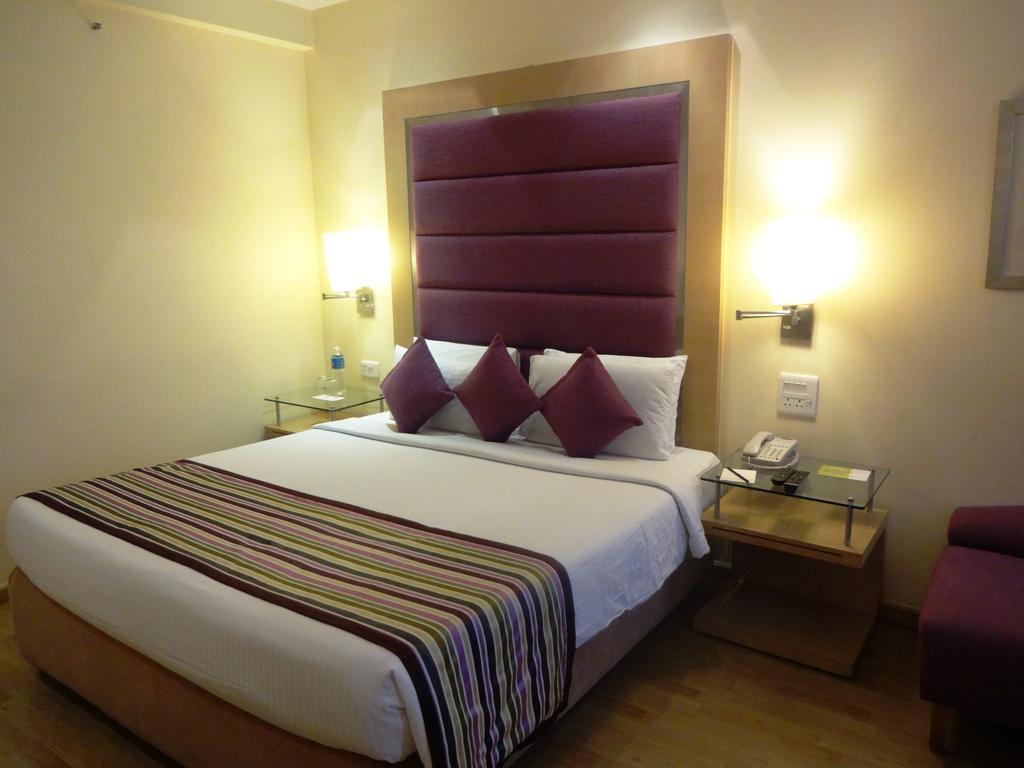 Royal Orchid Central Bangalore, Mg Road Стая снимка