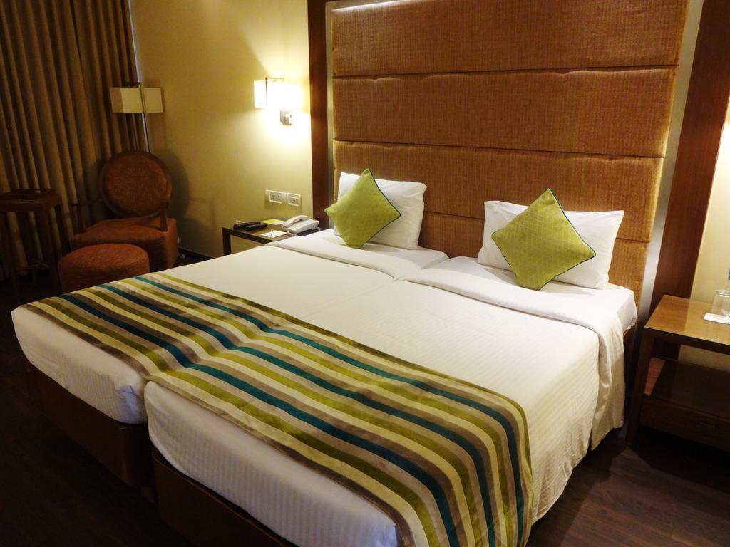 Royal Orchid Central Bangalore, Mg Road Стая снимка