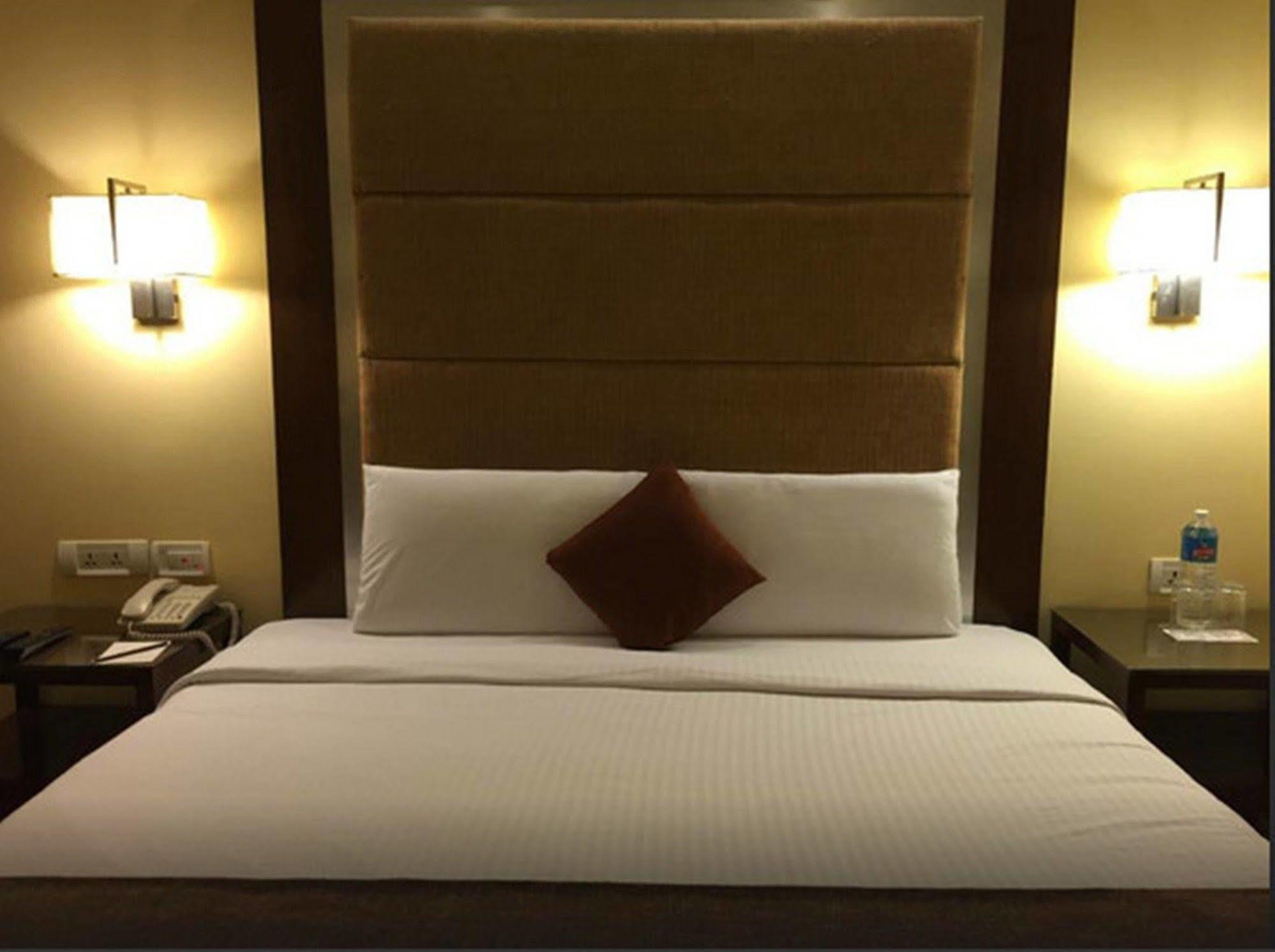 Royal Orchid Central Bangalore, Mg Road Екстериор снимка