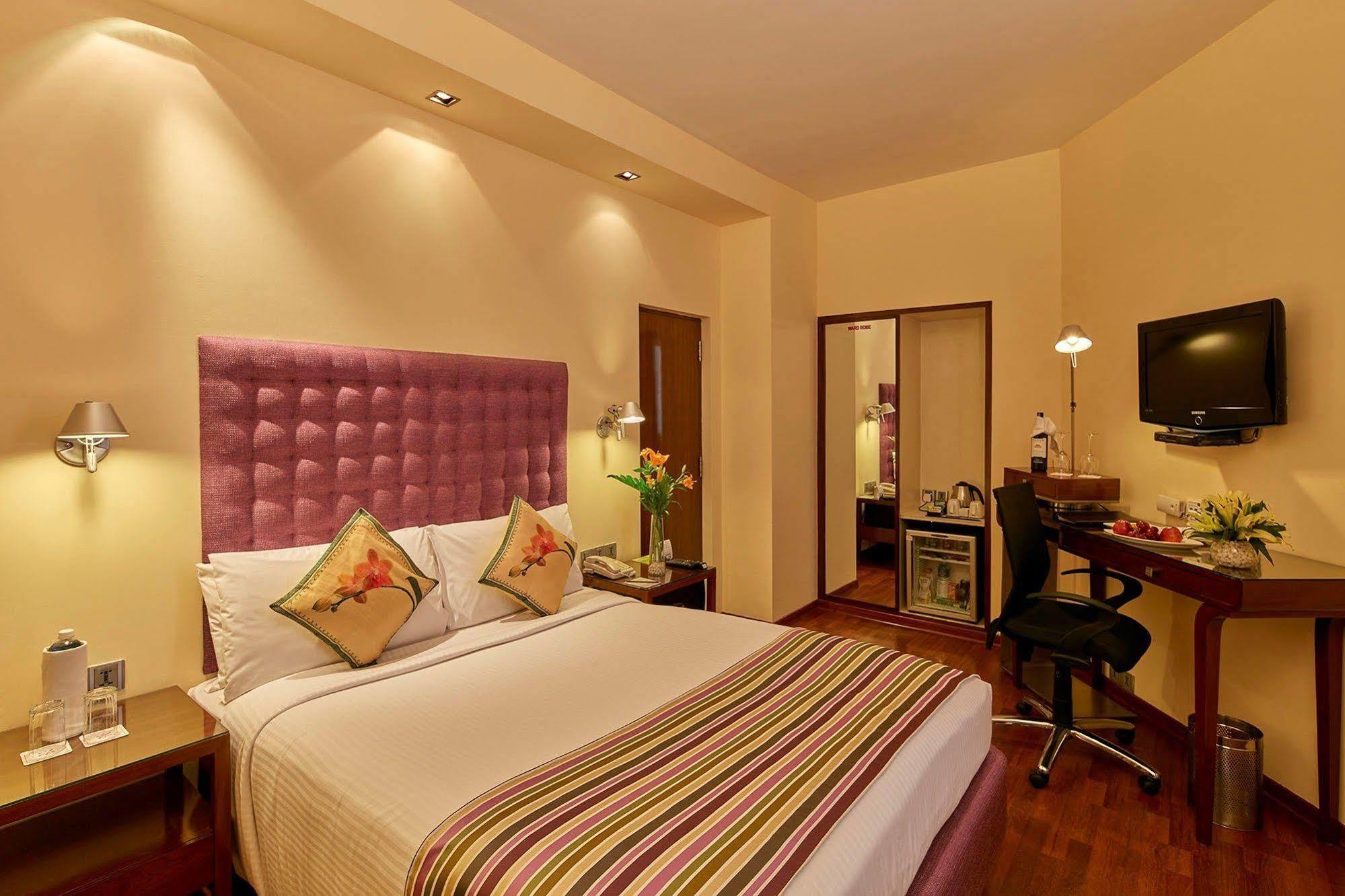 Royal Orchid Central Bangalore, Mg Road Екстериор снимка
